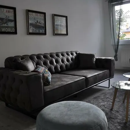 Daire Completely Remodeled In City Center *