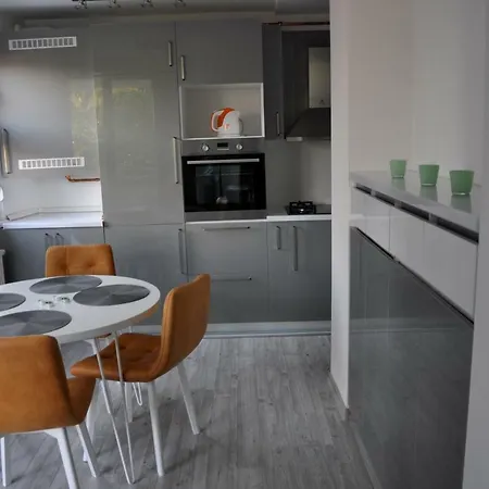 Completely Remodeled In City Center *