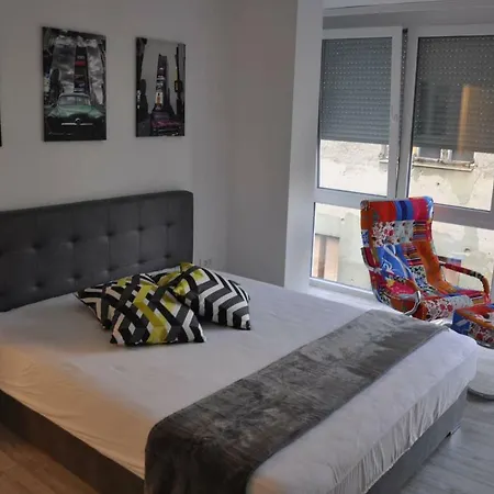 Completely Remodeled In City Center *